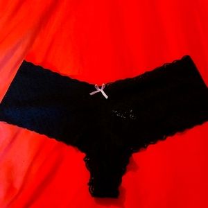 Black cheeky lace panties size L unworn